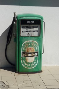 P1050048 Männertraum: Eine Biertankstelle